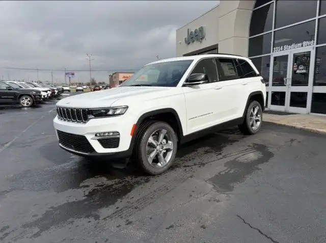 2025 Jeep Grand Cherokee Laredo X's photo