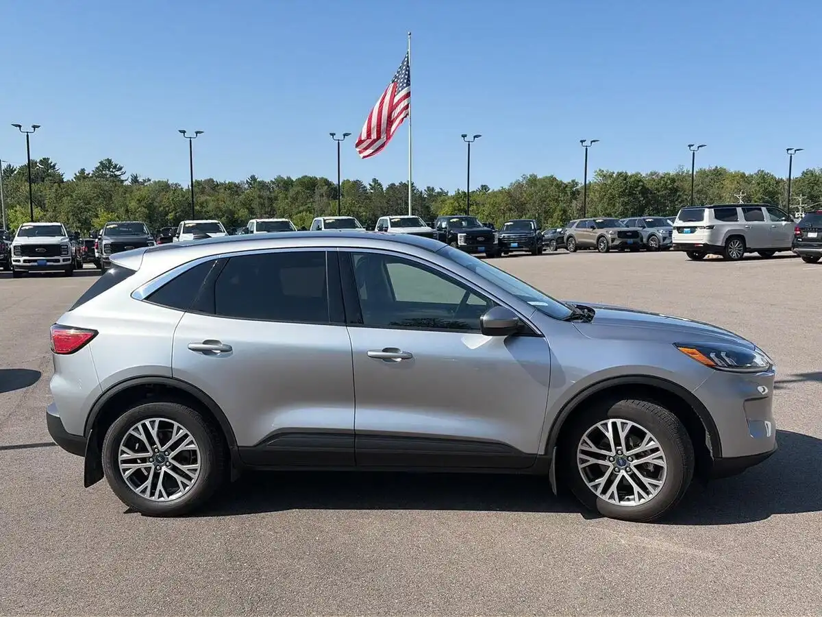 2022 Ford Escape SEL AWD 2.0L's photo