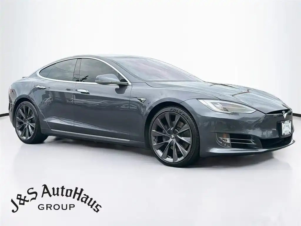 2020 Tesla Model S Long Range's photo