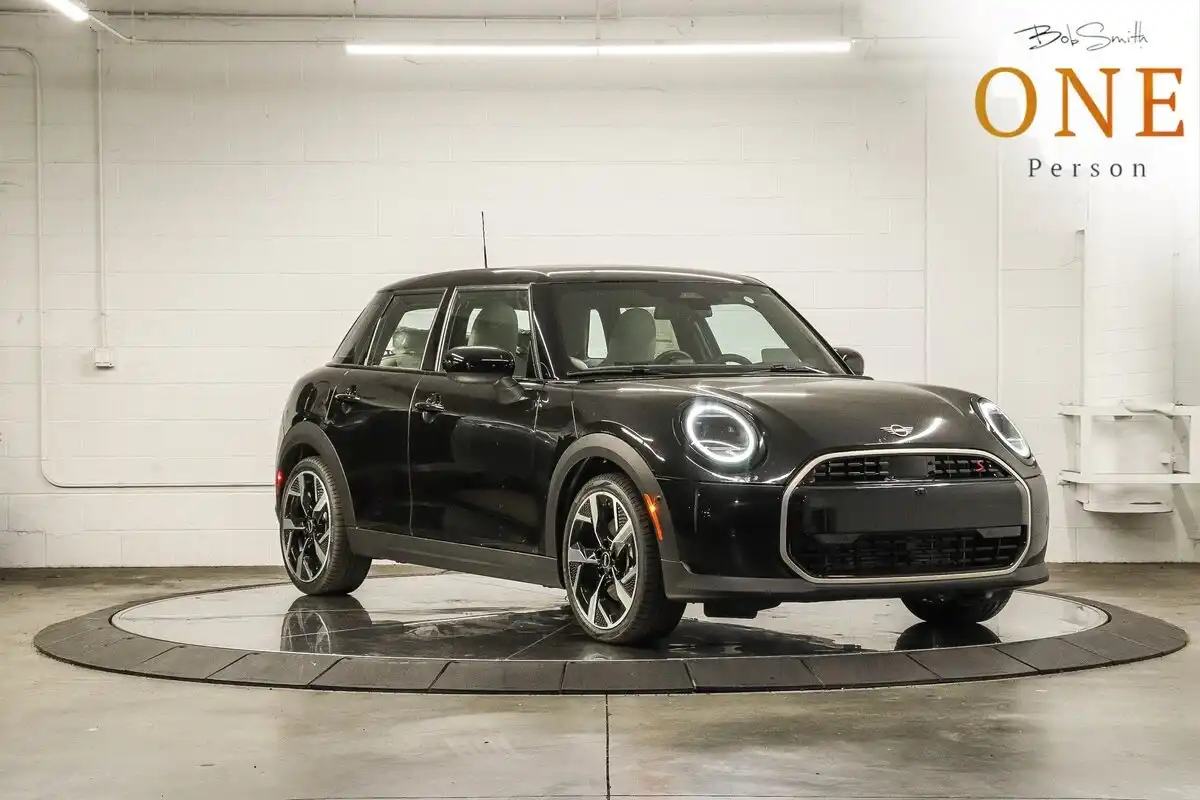 2026 MINI Hardtop Cooper S's photo