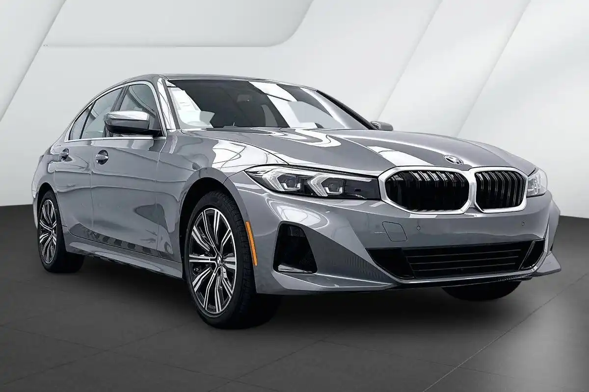 2026 BMW 3 Series 330i xDrive Sedan's photo