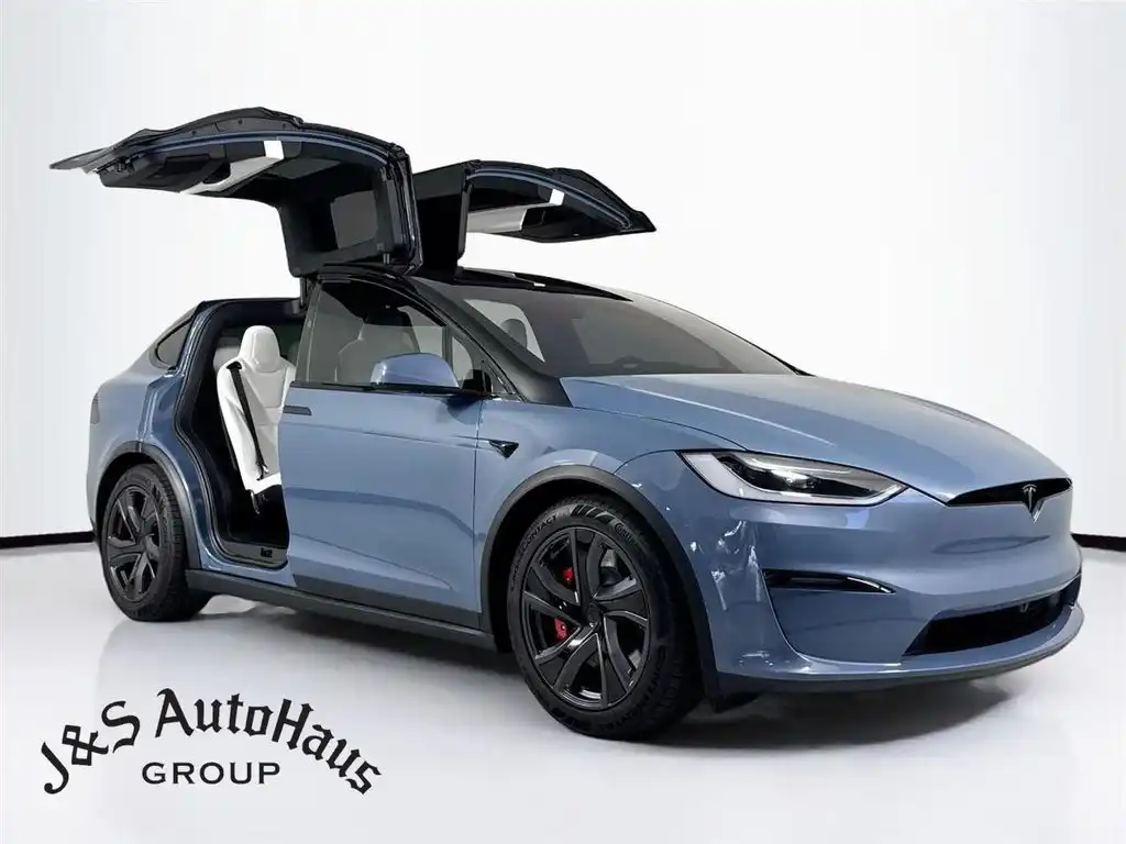 2026 Tesla Model X Plaid's photo