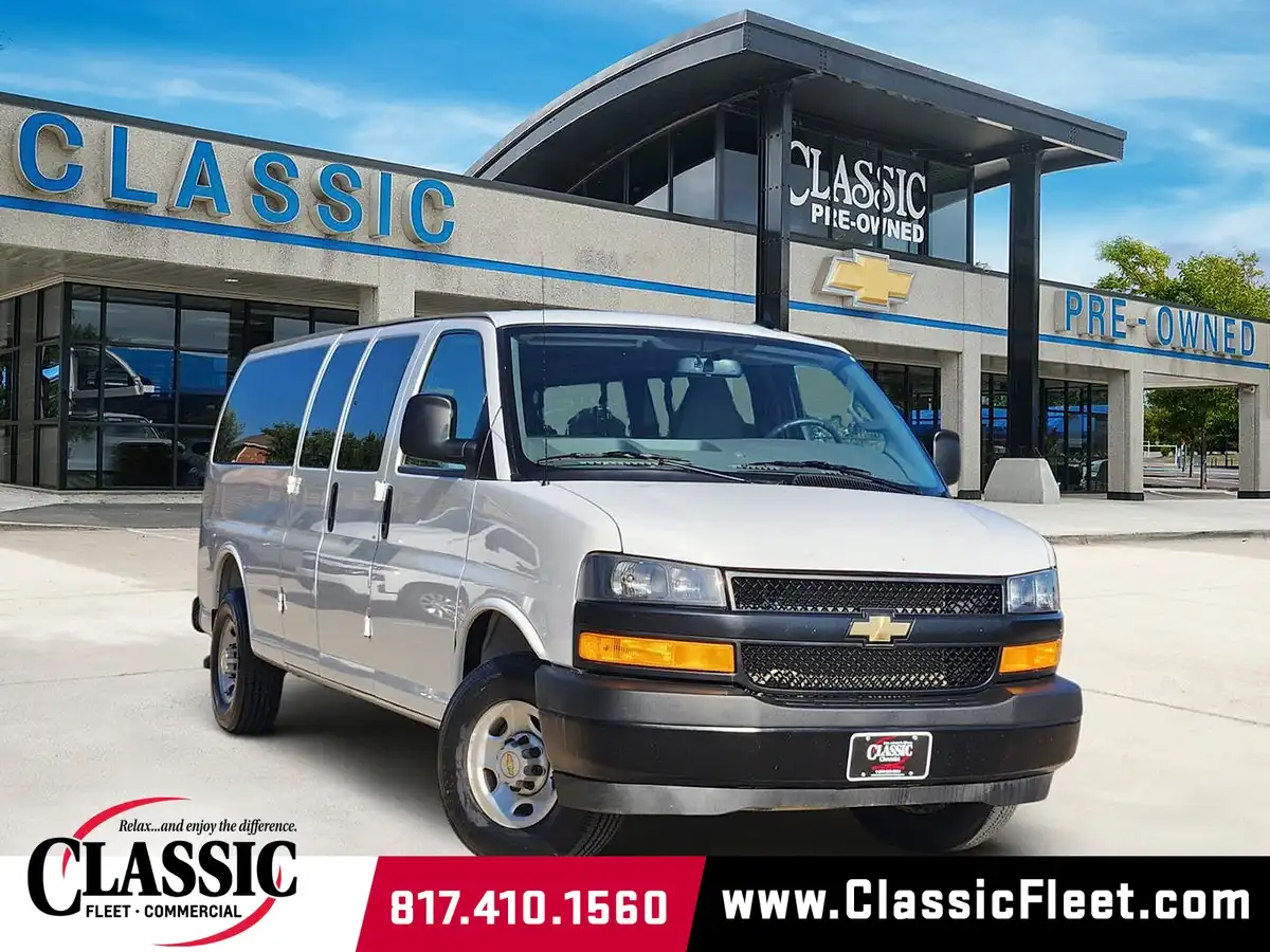 2025 Chevrolet Express 3500 LS Extended's photo