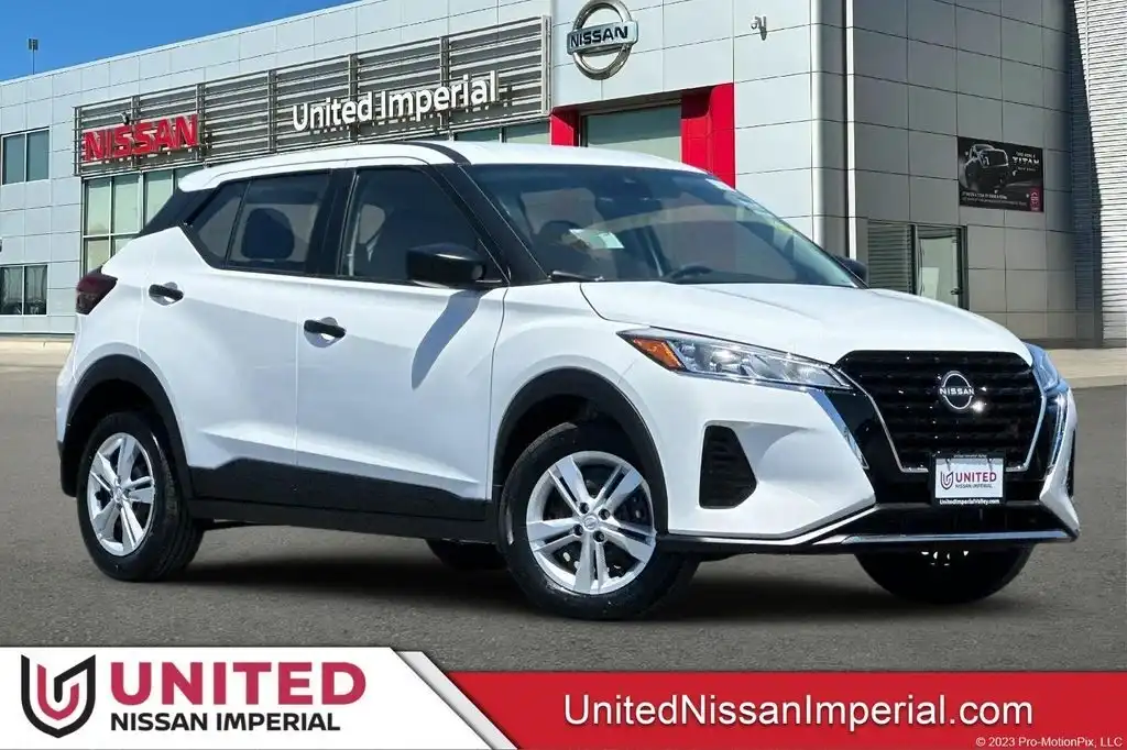 2025 Nissan Kicks Play 1.6 FWD's photo