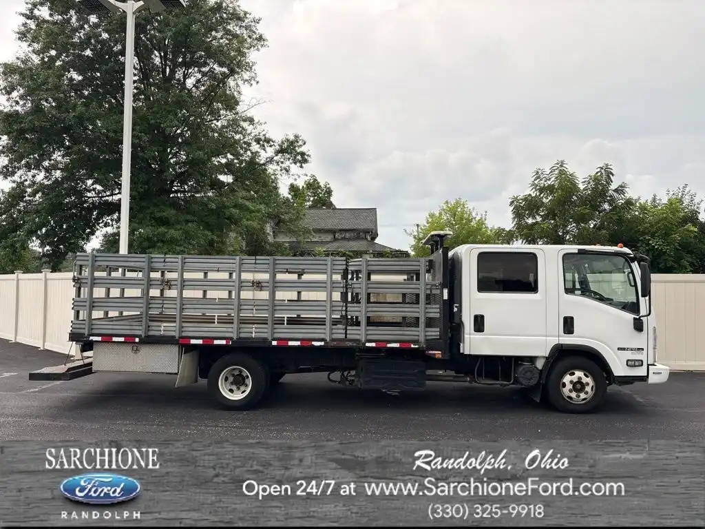 2016 Isuzu NPR-HD's photo