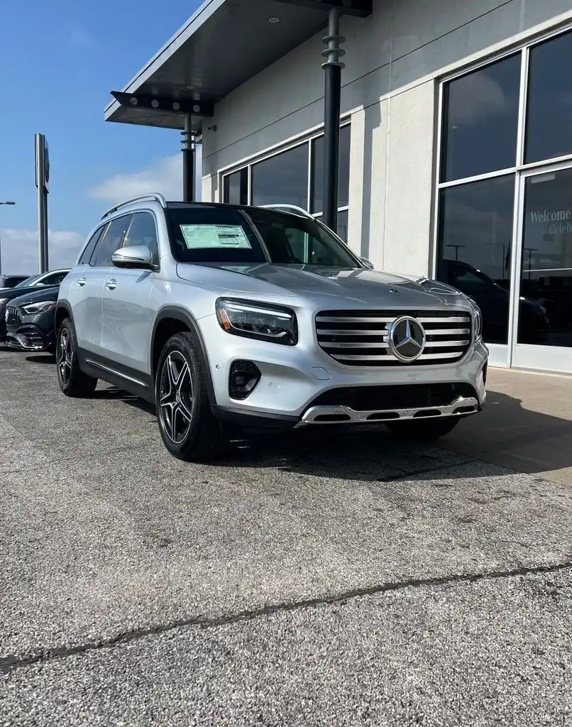 2026 Mercedes-Benz GLB GLB250 4MATIC's photo