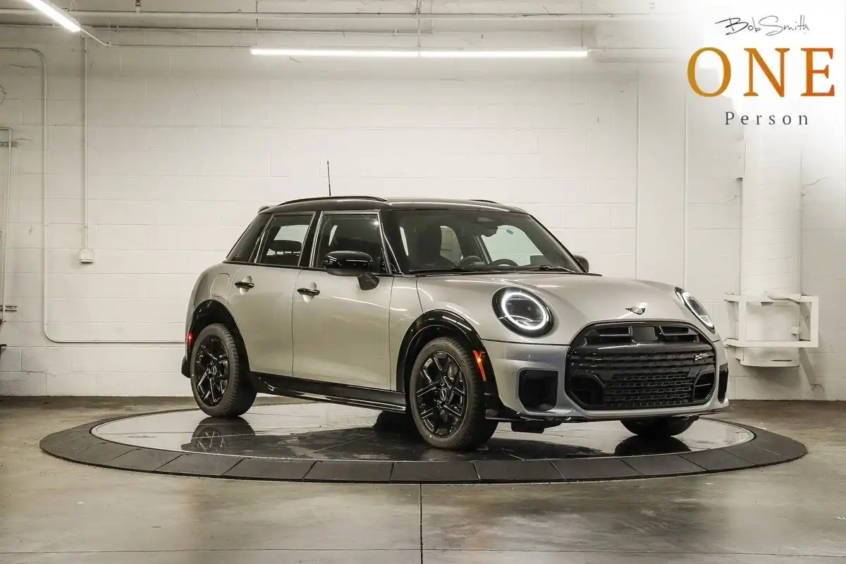2026 MINI Hardtop Cooper S's photo