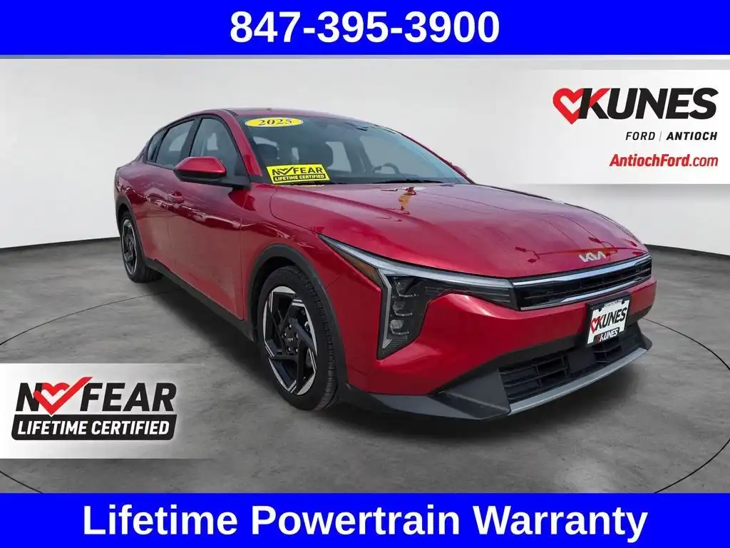 2025 Kia K4 EX Auto's photo
