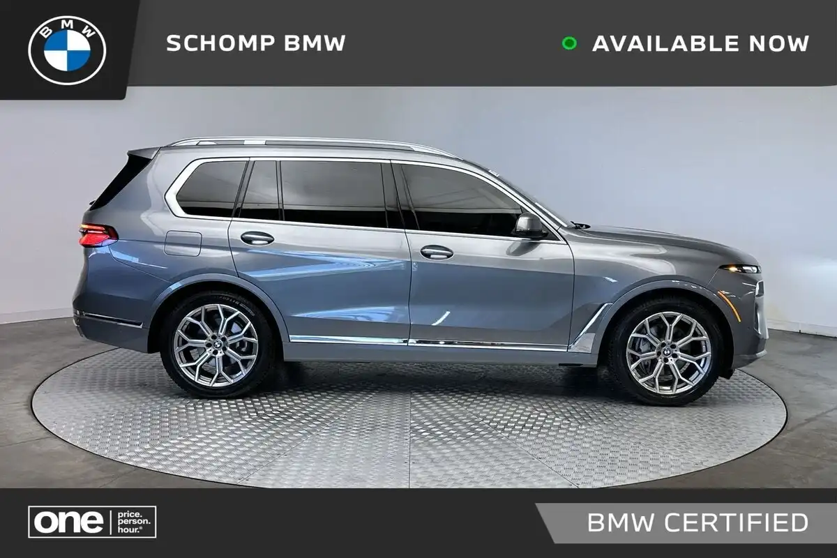 2023 BMW X7 xDrive40i's photo