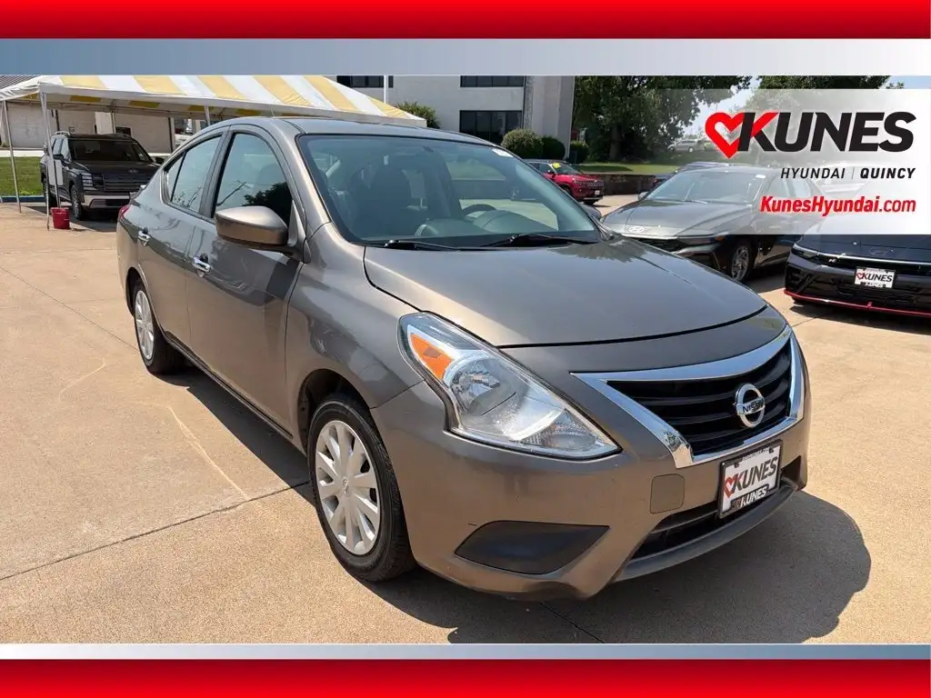 2017 Nissan Versa 1.6 SV CVT's photo