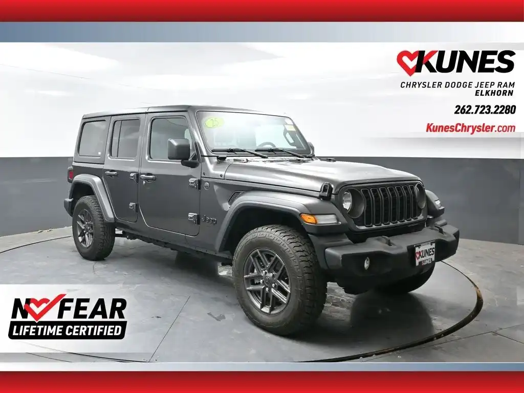 2025 Jeep Wrangler Sport S's photo