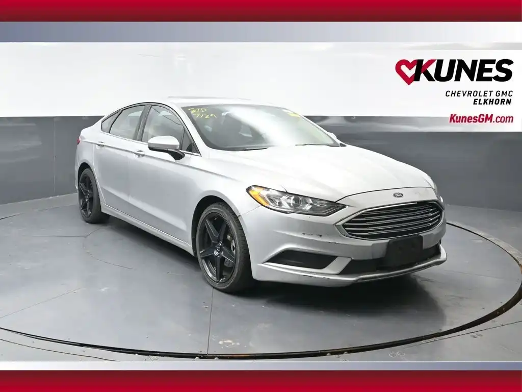 2018 Ford Fusion SE's photo