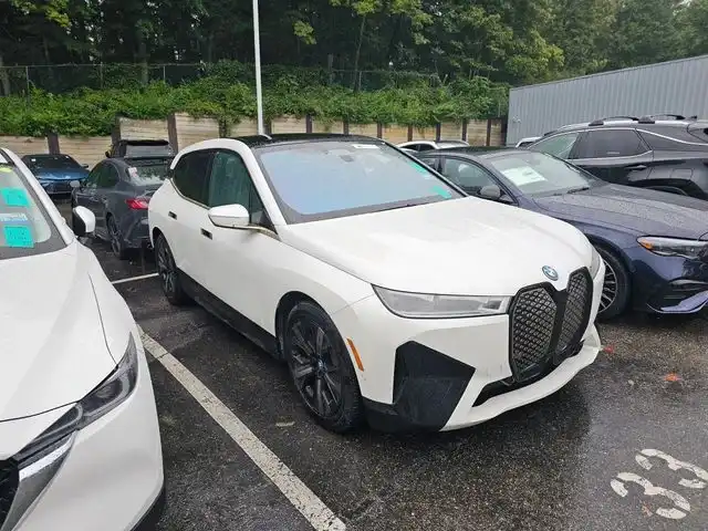 2023 BMW iX xDrive50's photo
