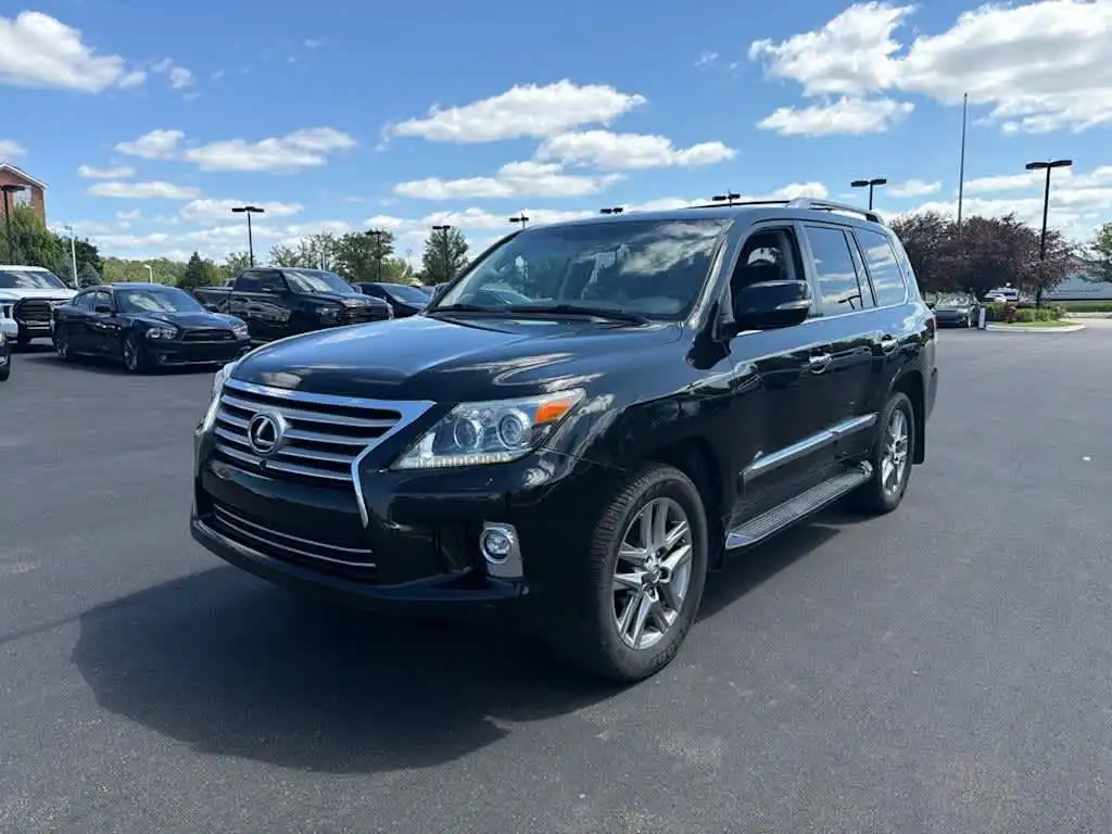 2014 Lexus LX 600 570's photo