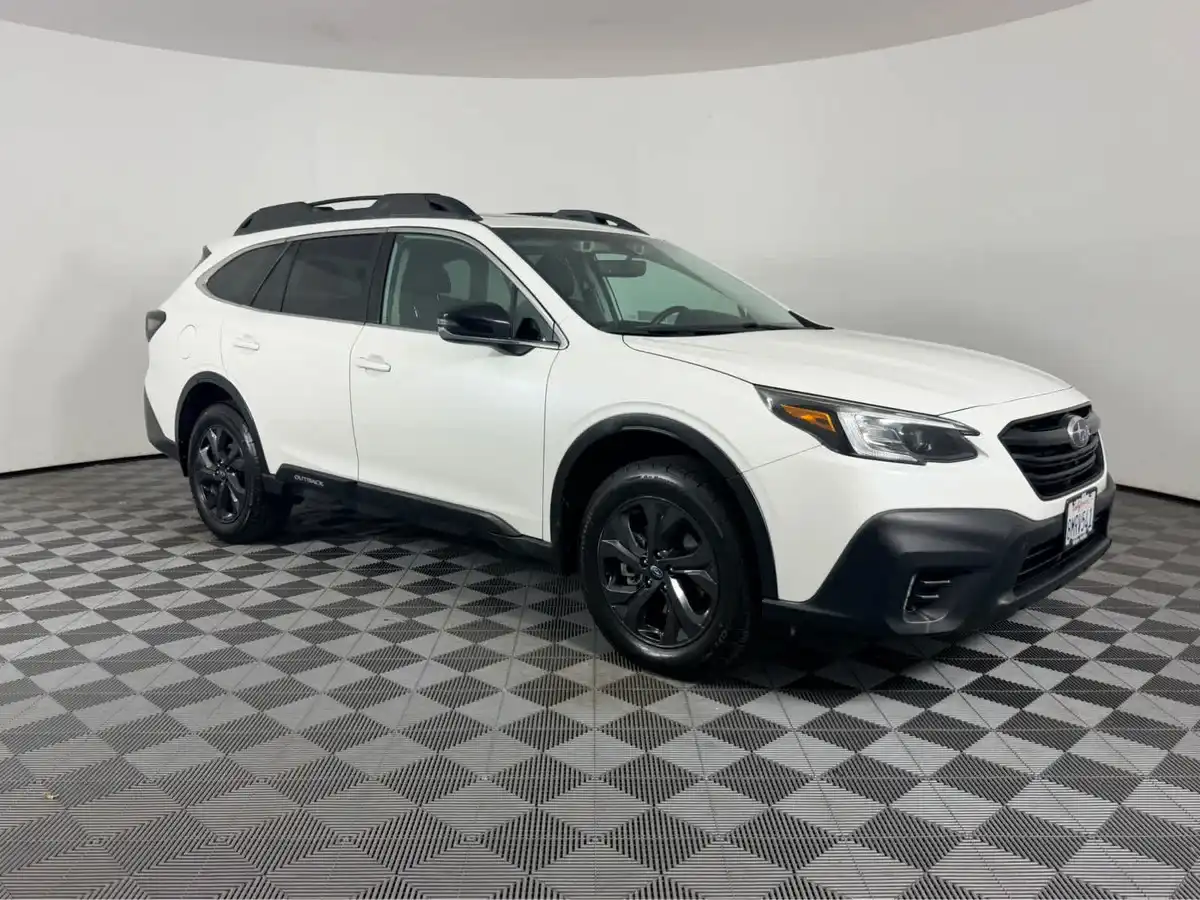 2020 Subaru Outback Onyx Edition XT's photo
