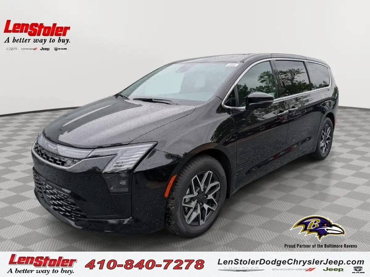 2027 Chrysler Pacifica Limited's photo