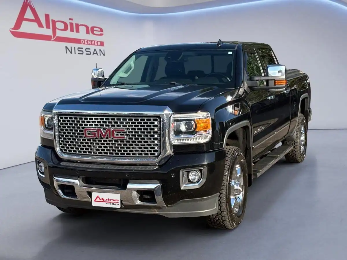 2015 GMC Sierra 4WD Crew Cab Standard Box SRW's photo