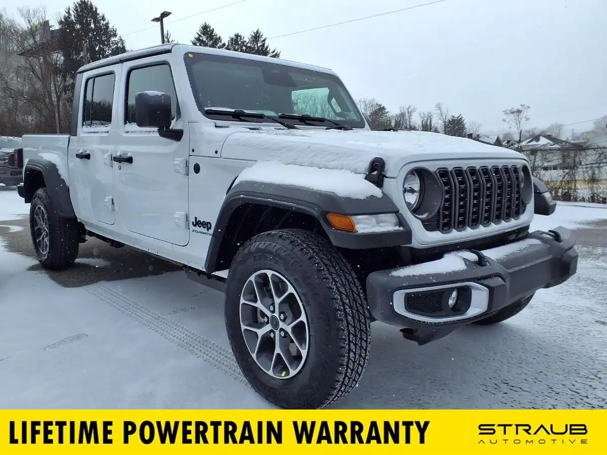 2026 Jeep Gladiator Sport S Auto's photo