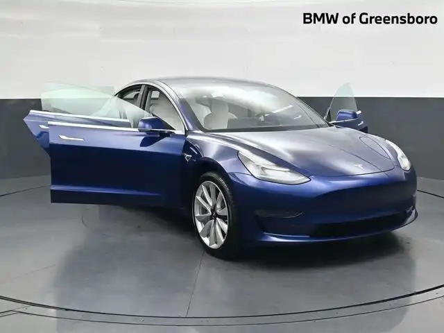 2019 Tesla Model 3 Standard Range Plus's photo