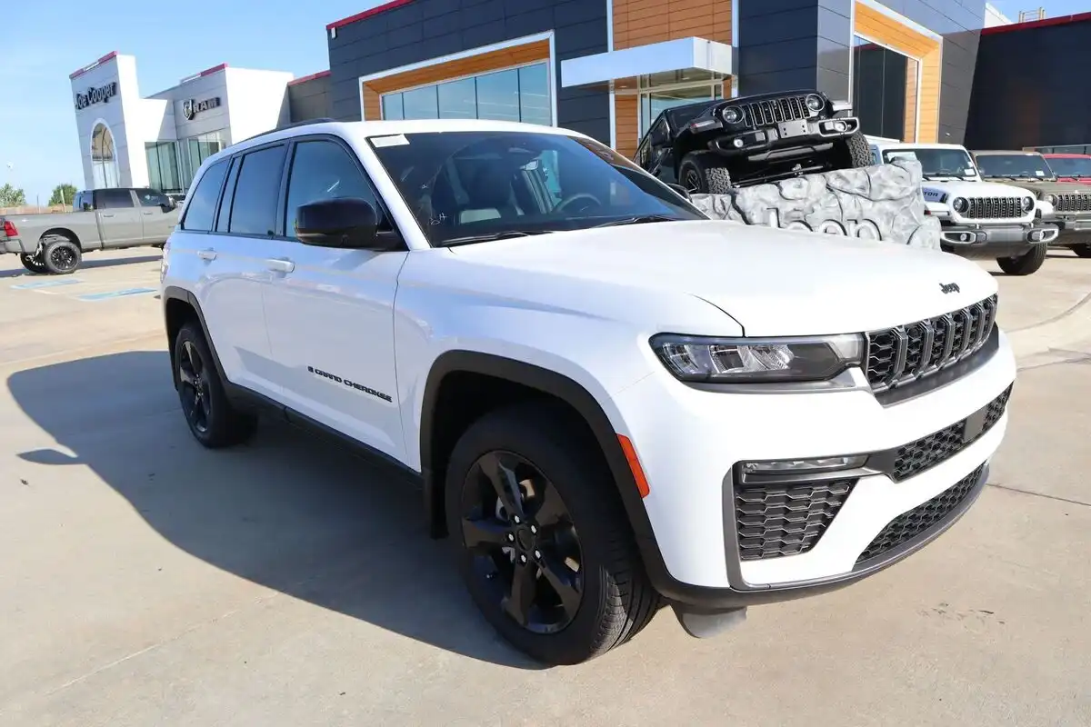 2026 Jeep Grand Cherokee Limited 4x4's photo