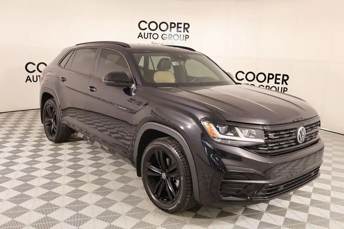 2022 Volkswagen Atlas Cross Sport 3.6L V6 SEL R-Line Black 4MOTION's photo