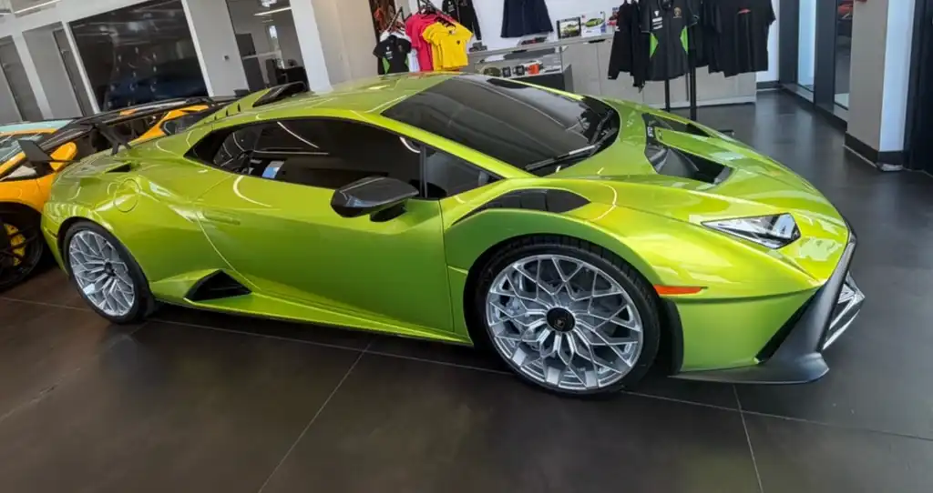 2024 Lamborghini Huracan STO Huracan's photo