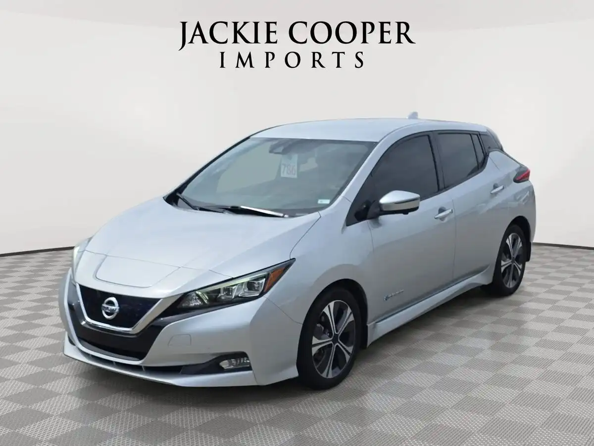 2018 Nissan Leaf SL's photo