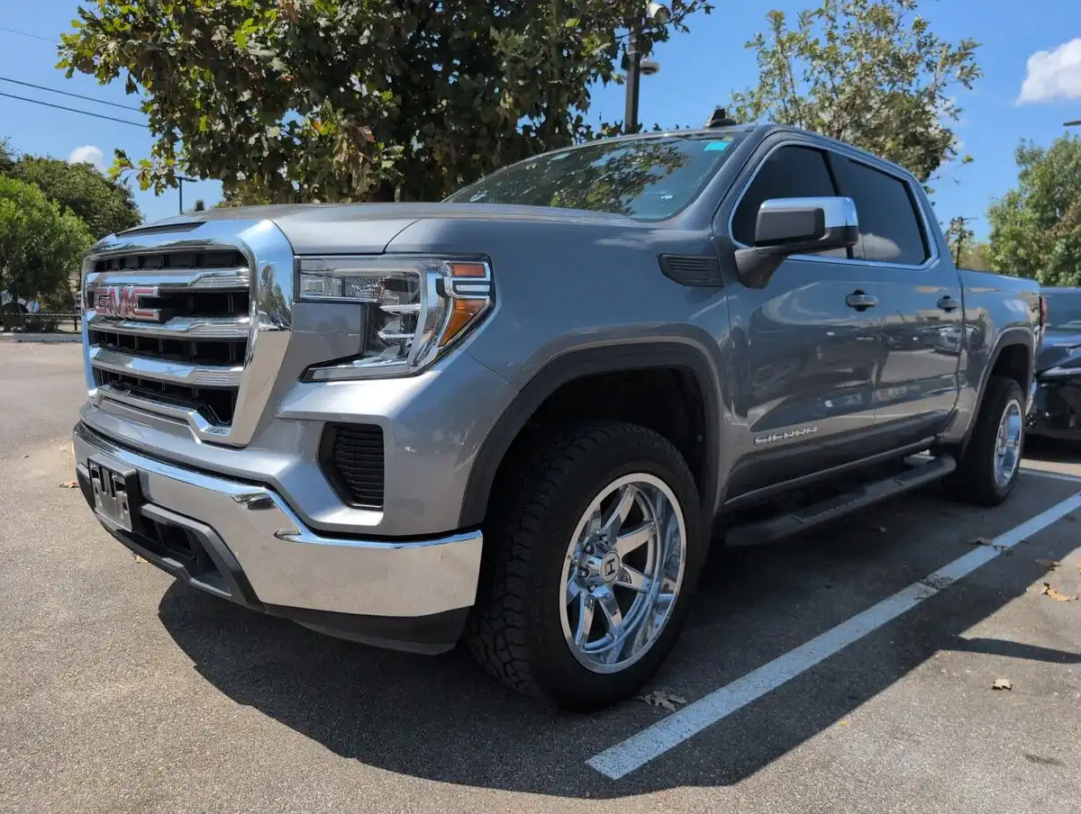 2020 GMC Sierra SLE 2WD Crew Cab Short Box's photo