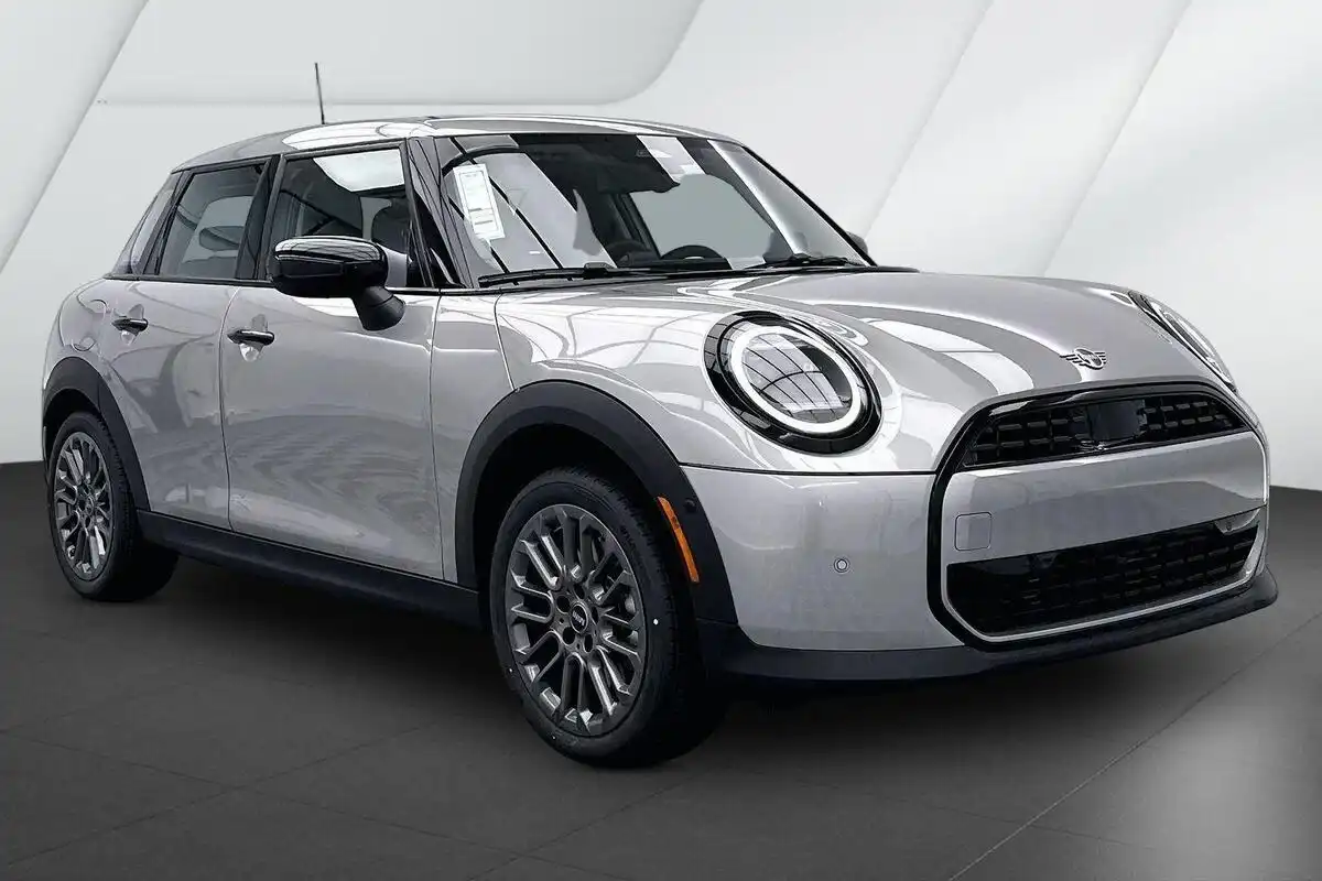 2026 MINI Hardtop's photo