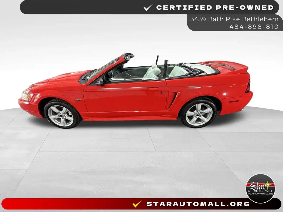 2000 Ford Mustang V8 GT photo 1