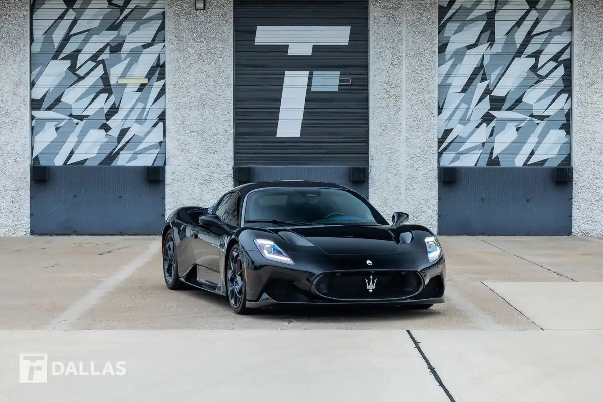 2023 Maserati MC20 Base's photo