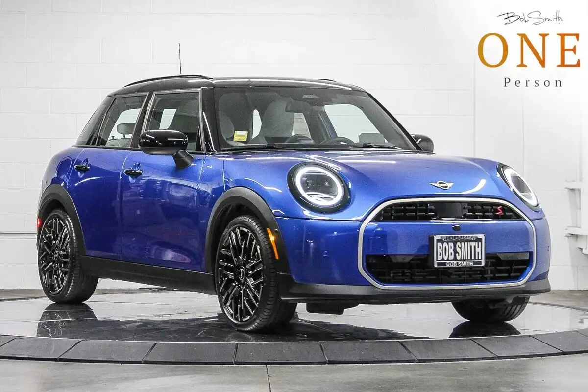 2026 MINI Hardtop Cooper S's photo