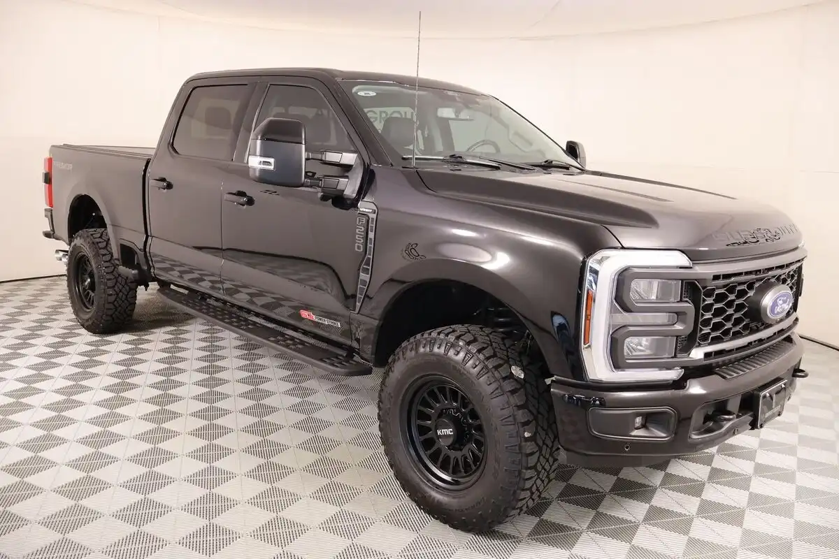 2024 Ford F-250 Lariat 4x4 Crew Cab 6-3/4' Box's photo