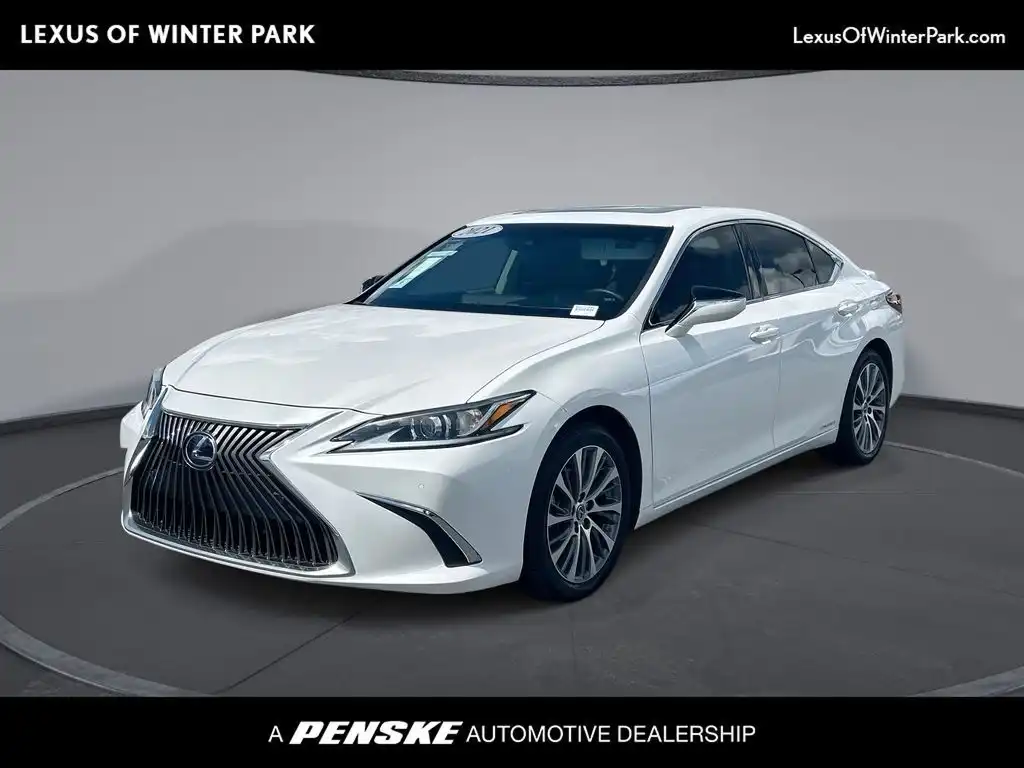 2021 Lexus ES 300h 300h's photo