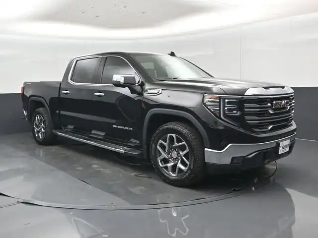 2022 GMC Sierra 4WD Crew Cab Short Box SLT's photo