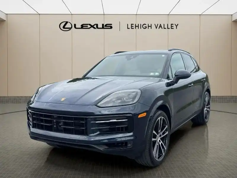 2024 Porsche Cayenne Base's photo