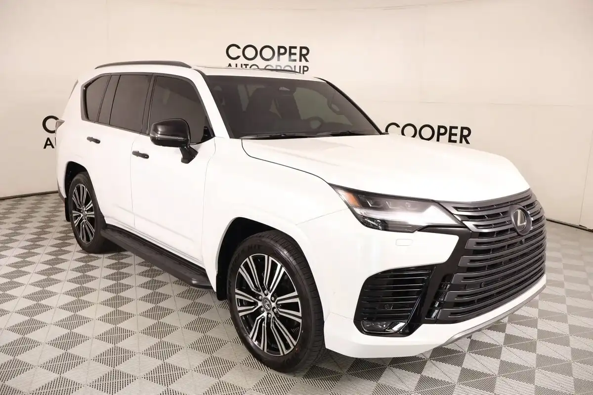 2026 Lexus LX 600 700h Luxury's photo
