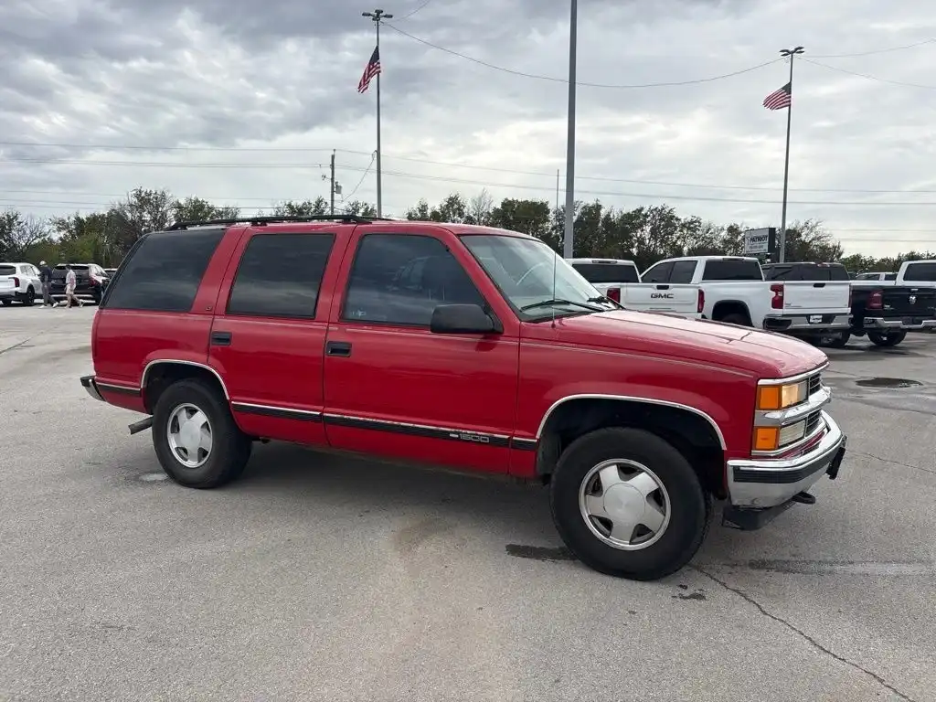1997 Chevrolet Tahoe LS 4WD's photo
