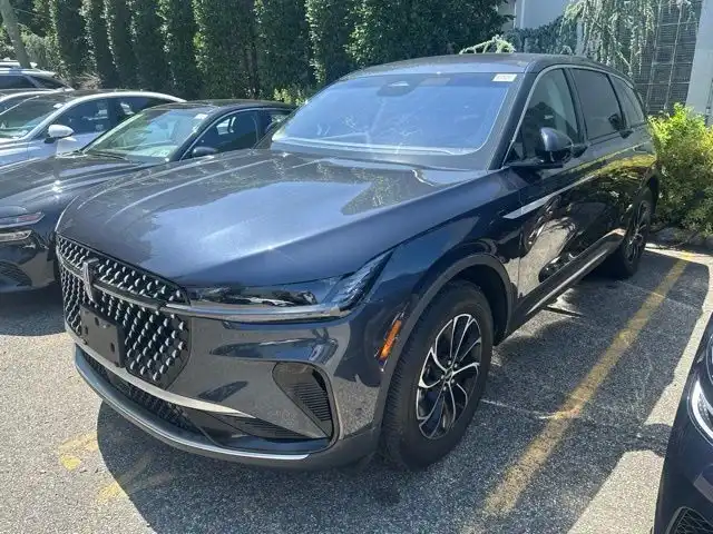 2024 Lincoln Nautilus Premiere AWD's photo