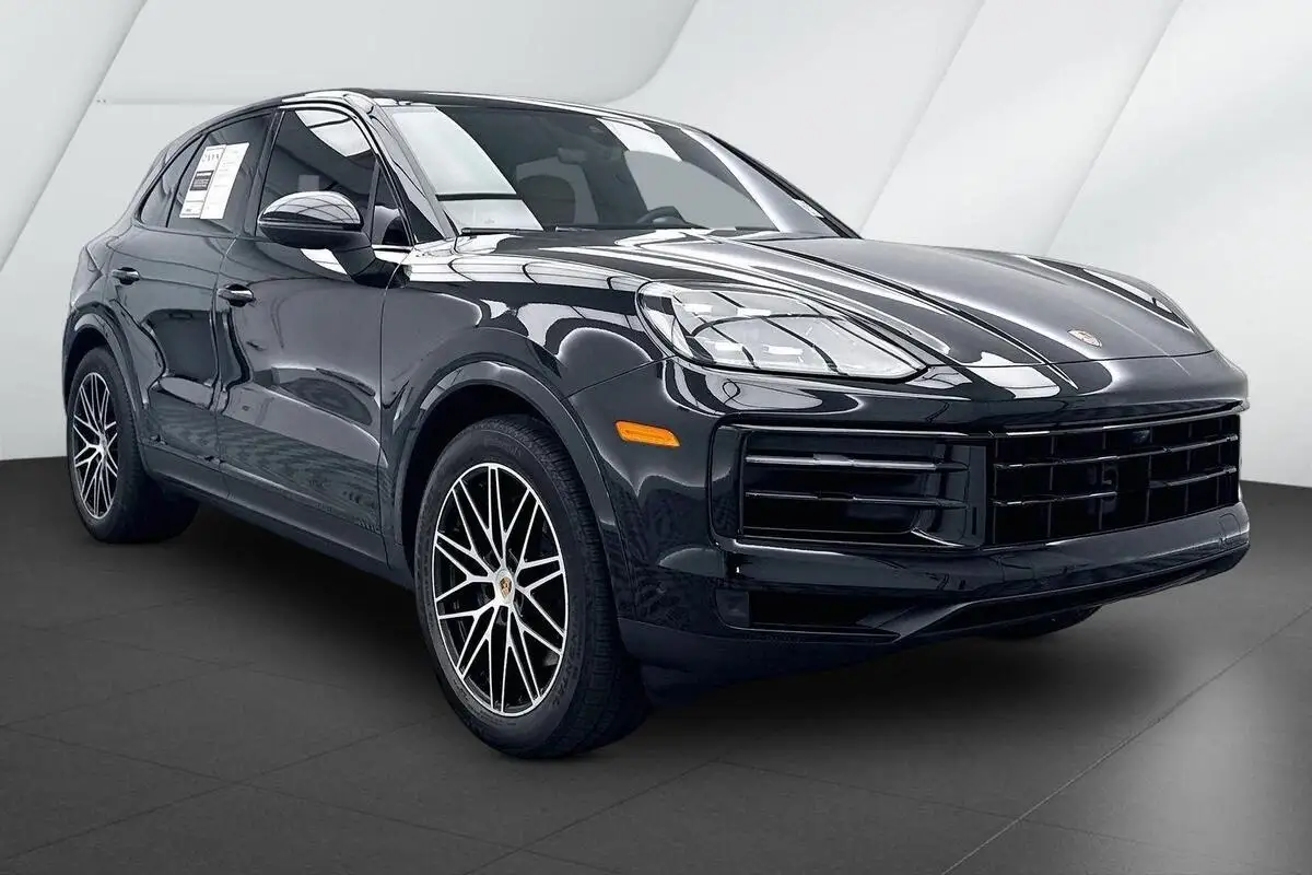 2024 Porsche Cayenne Base photo 1