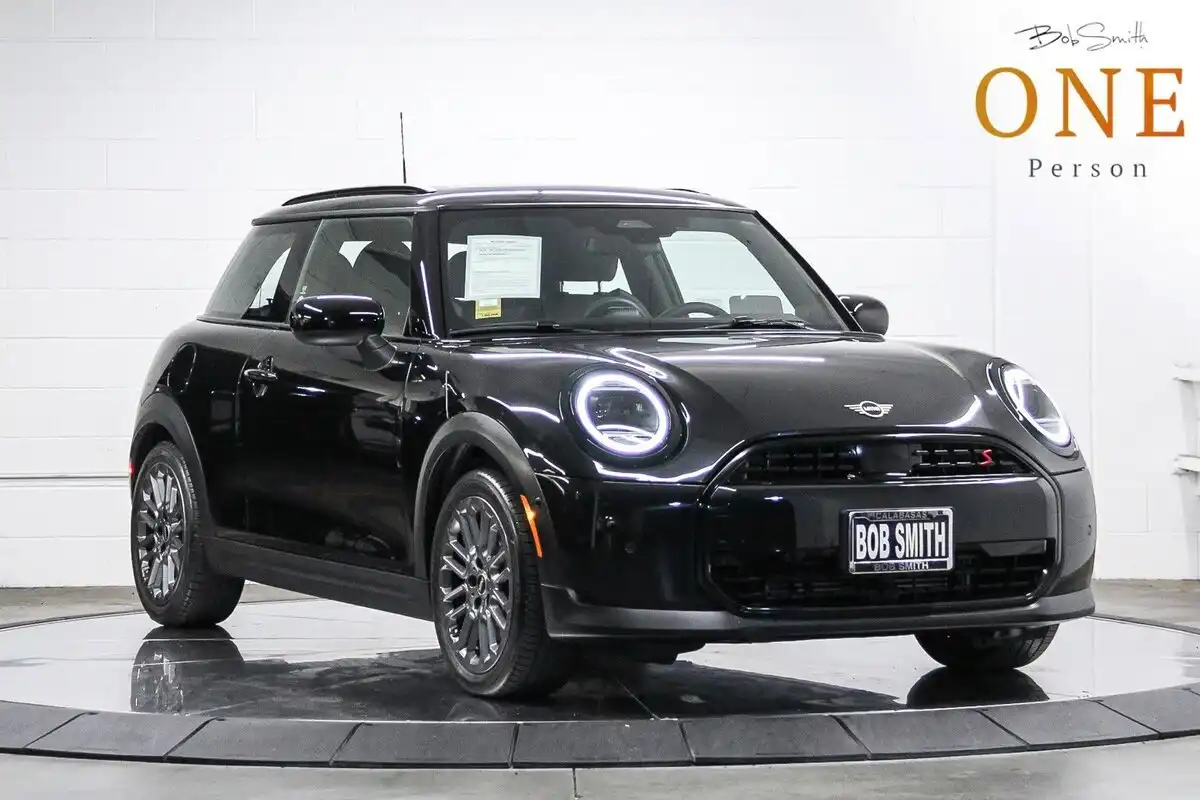 2026 MINI Hardtop Cooper S Signature's photo