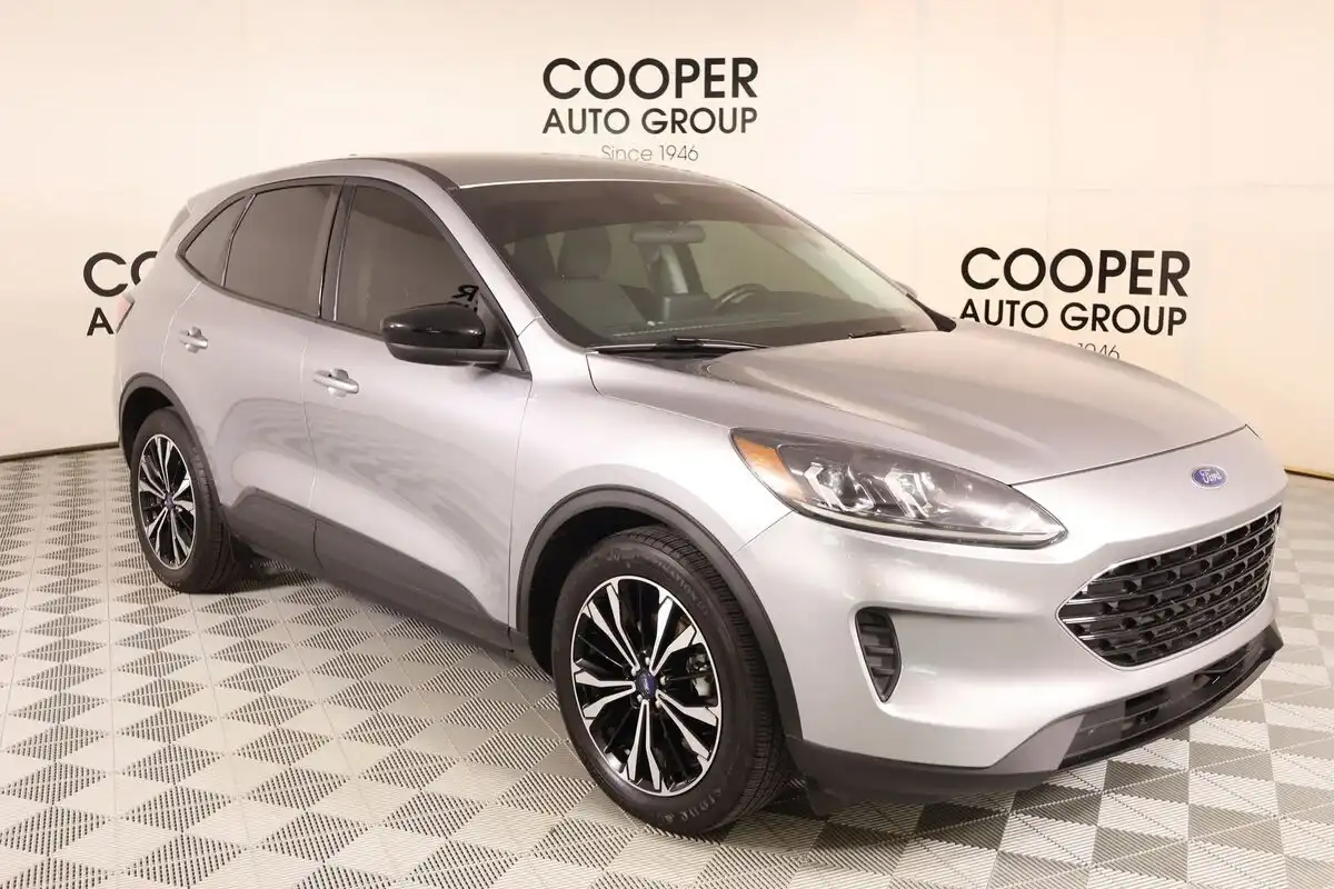 2021 Ford Escape SE FWD's photo