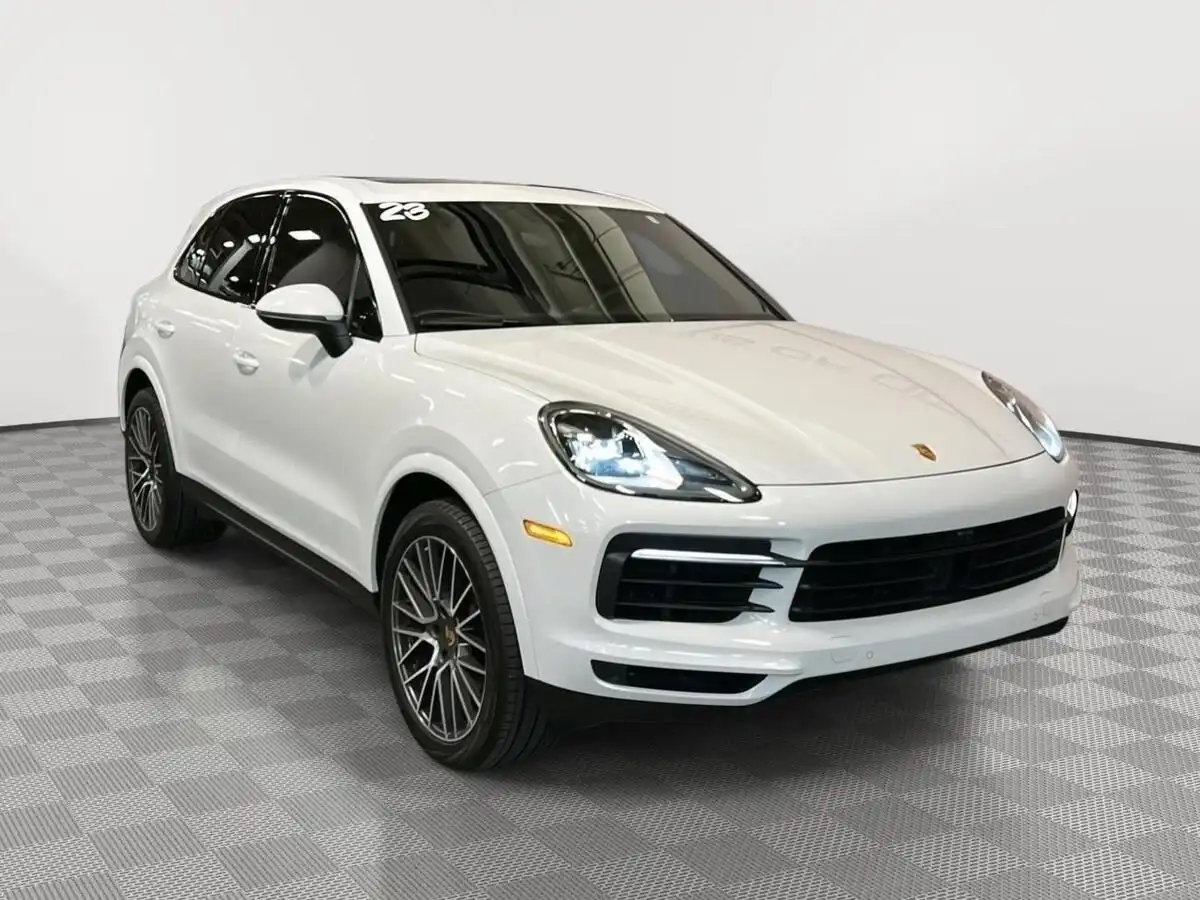 2023 Porsche Cayenne Platinum Edition's photo