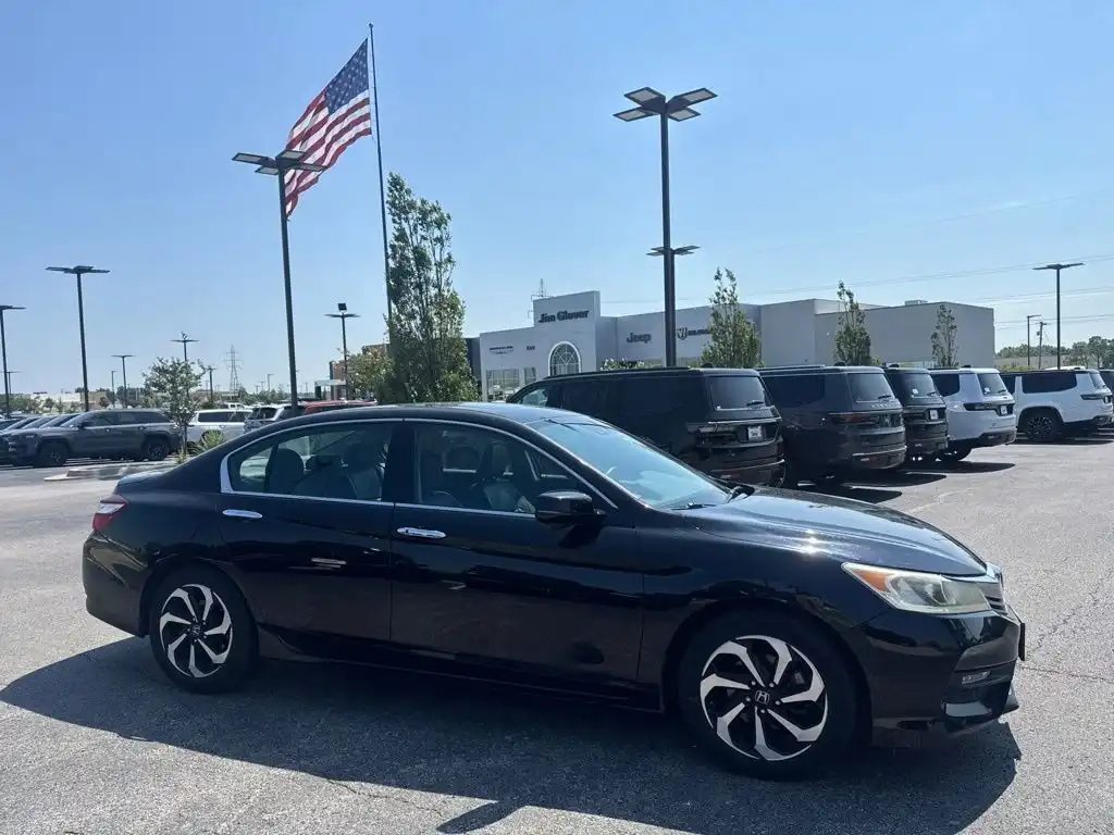 2017 Honda Accord EX-L V-6 Auto Navi w/Honda Sensing PZEV's photo