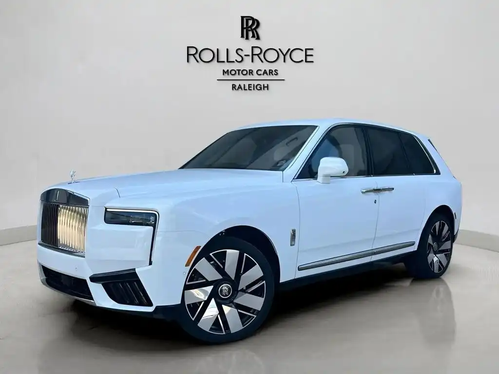 2027 Rolls-Royce Cullinan Base's photo