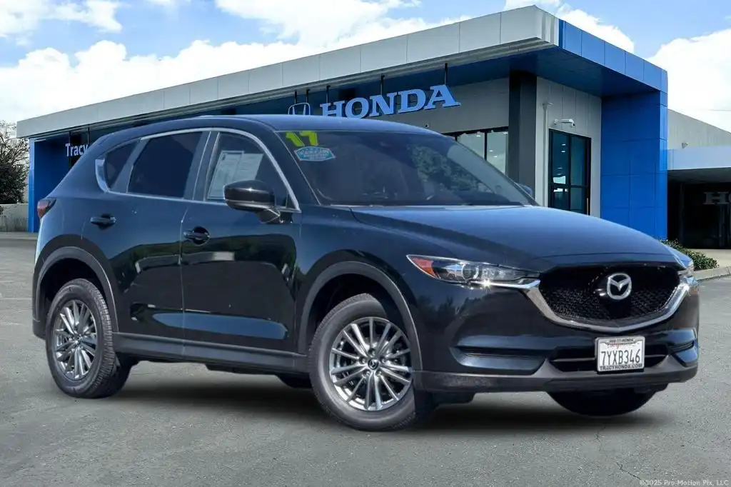 2017 Mazda CX-5 Touring auto's photo