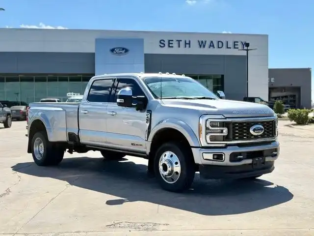 2023 Ford F-450 Platinum 4WD Crew Cab DRW 8' Box's photo