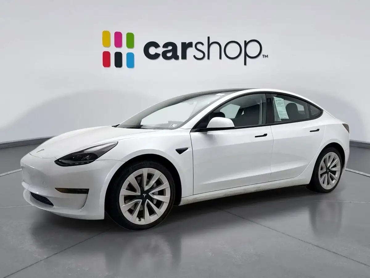 2023 Tesla Model 3 Base's photo