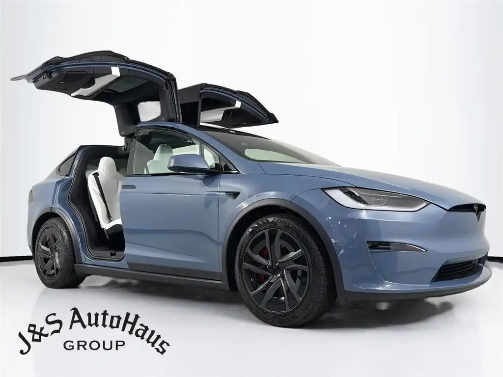 2026 Tesla Model X Plaid's photo