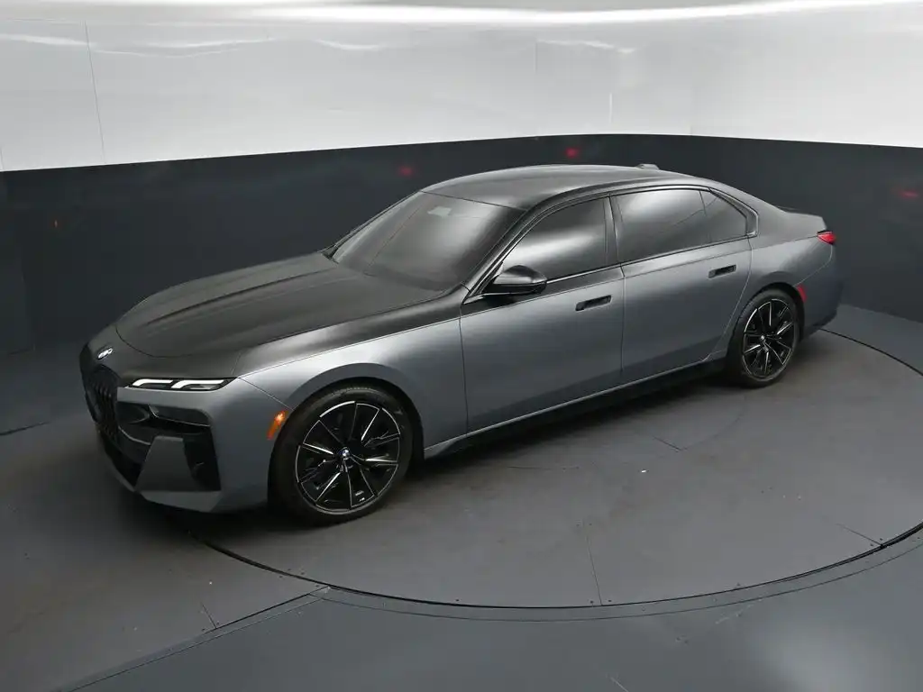 2023 BMW 7 Series 740i Sedan's photo